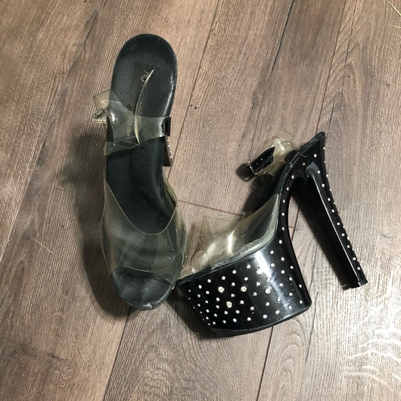 Sexy ass shoes. Full of scent!